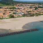 Apartment Le Colisee, Superbe Rez De Jardin Renove Avec Parking, Clim Et Wifi Agde