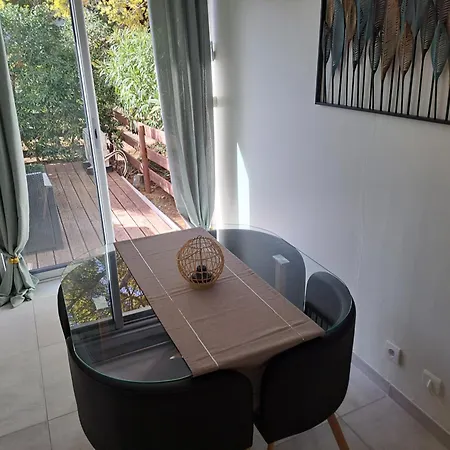 Apartment Le Colisee, Superbe Rez De Jardin Renove Avec Parking, Clim Et Wifi Agde
