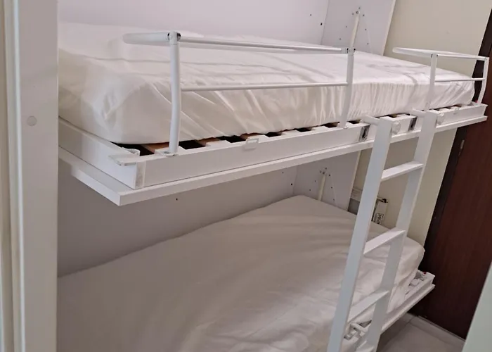 Le Colisée, Superbe Rez De Jardin Rénové Avec Parking, Clim Et Wifi