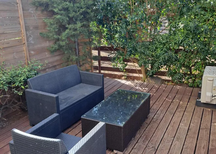 Le Colisée, Superbe Rez De Jardin Rénové Avec Parking, Clim Et Wifi Agde