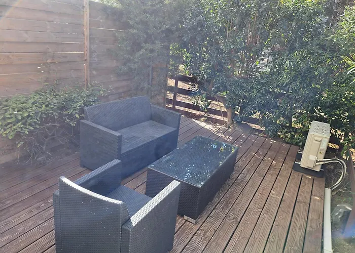 Le Colisee, Superbe Rez De Jardin Renove Avec Parking, Clim Et Wifi Agde